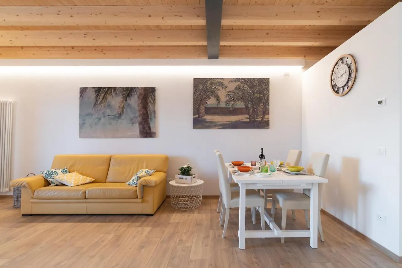 Apartment Ferienwohnung Casa Alma Colico Italien